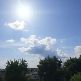 Sumaré um dia com sol entre poucas nuvens
